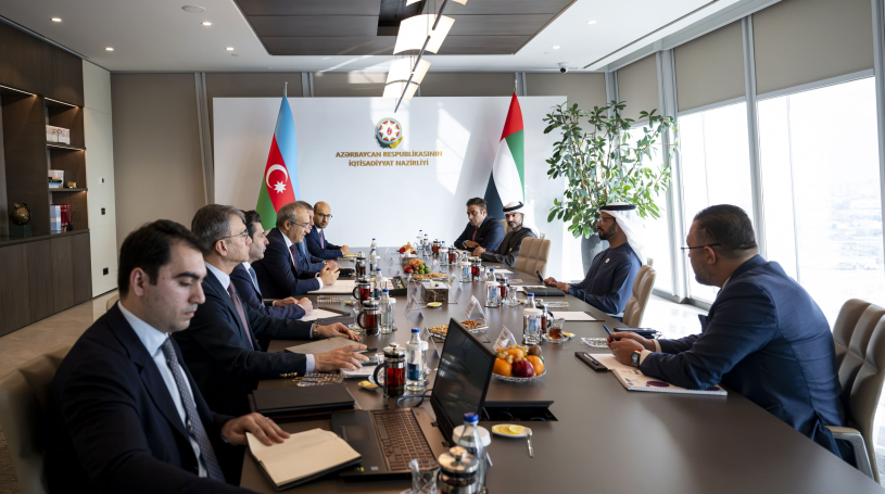 Заид бин Хамдан встретился с министром экономики Азербайджана.