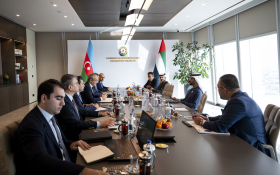 Заид бин Хамдан встретился с министром экономики Азербайджана.